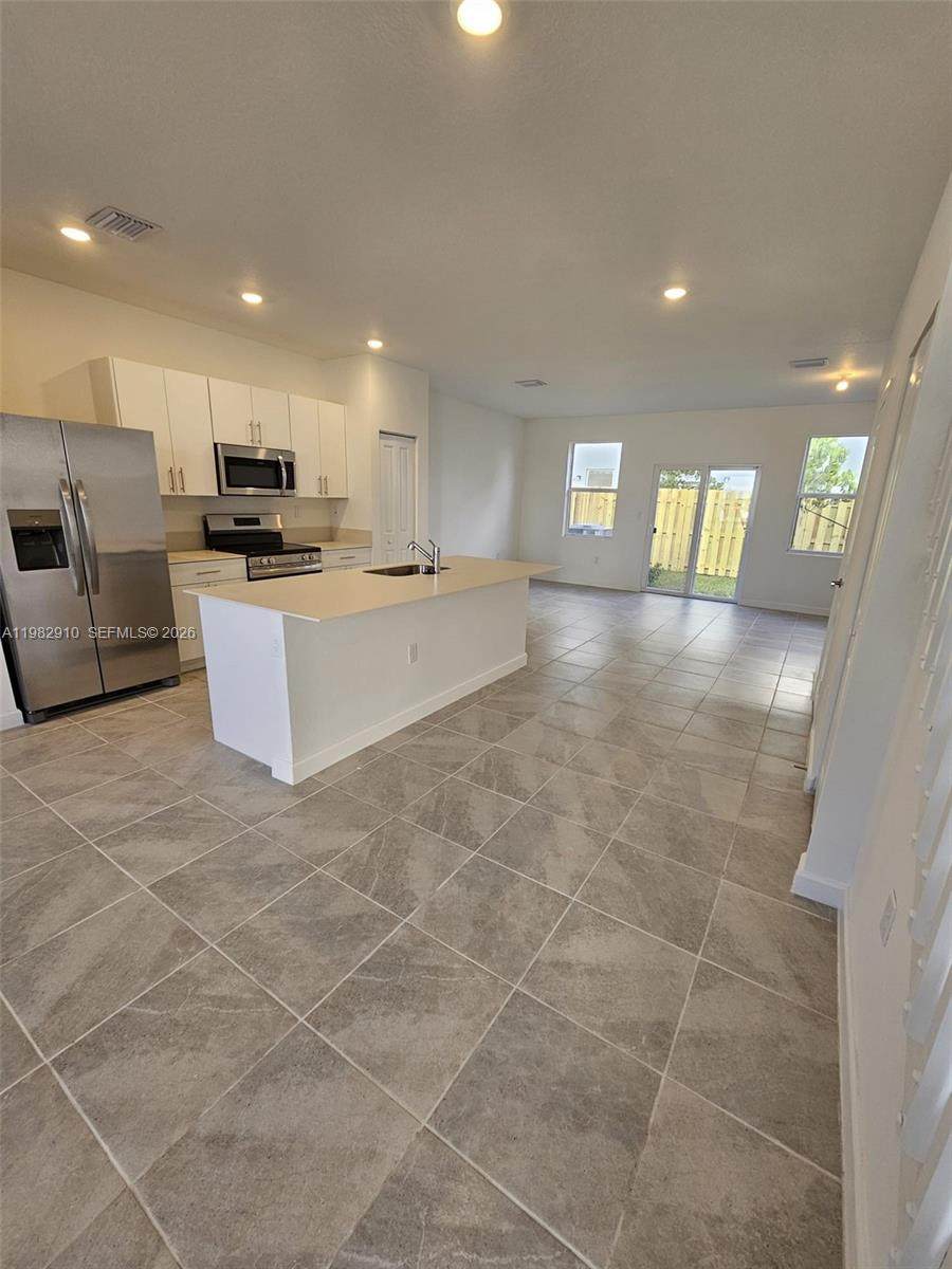 1148 2nd St - Photo 1