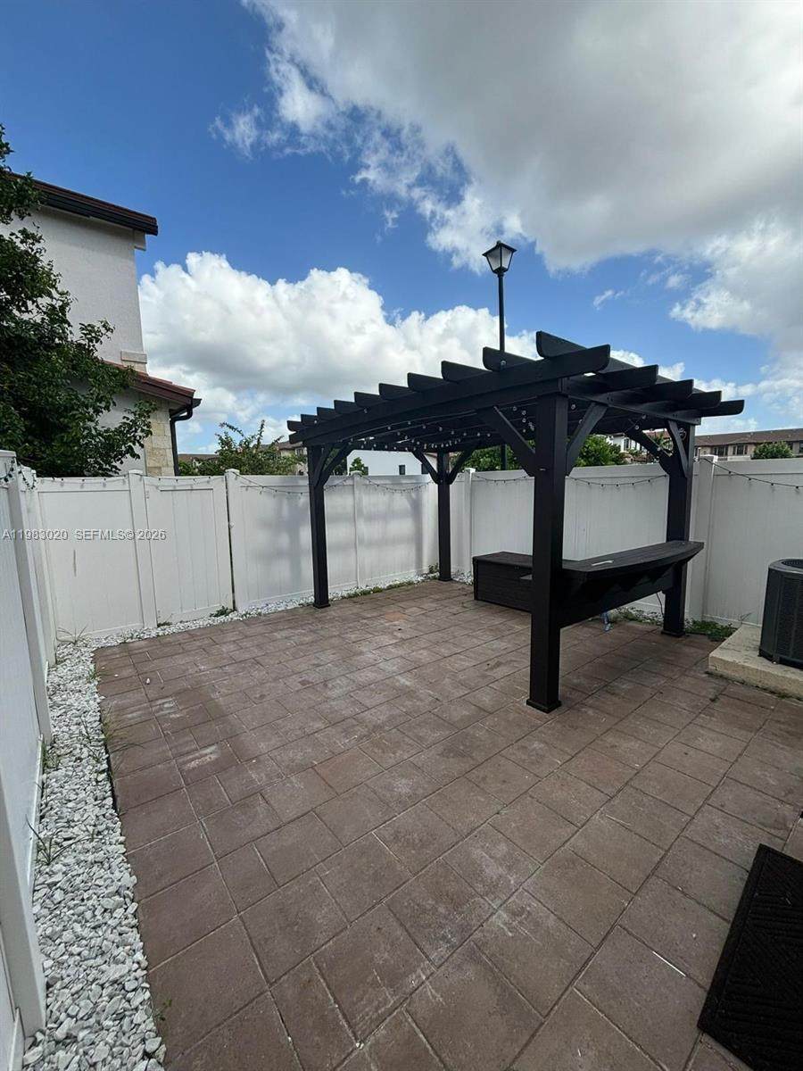 https://bt-photos.global.ssl.fastly.net/miami/orig_boomver_1_A11983020-2.jpg