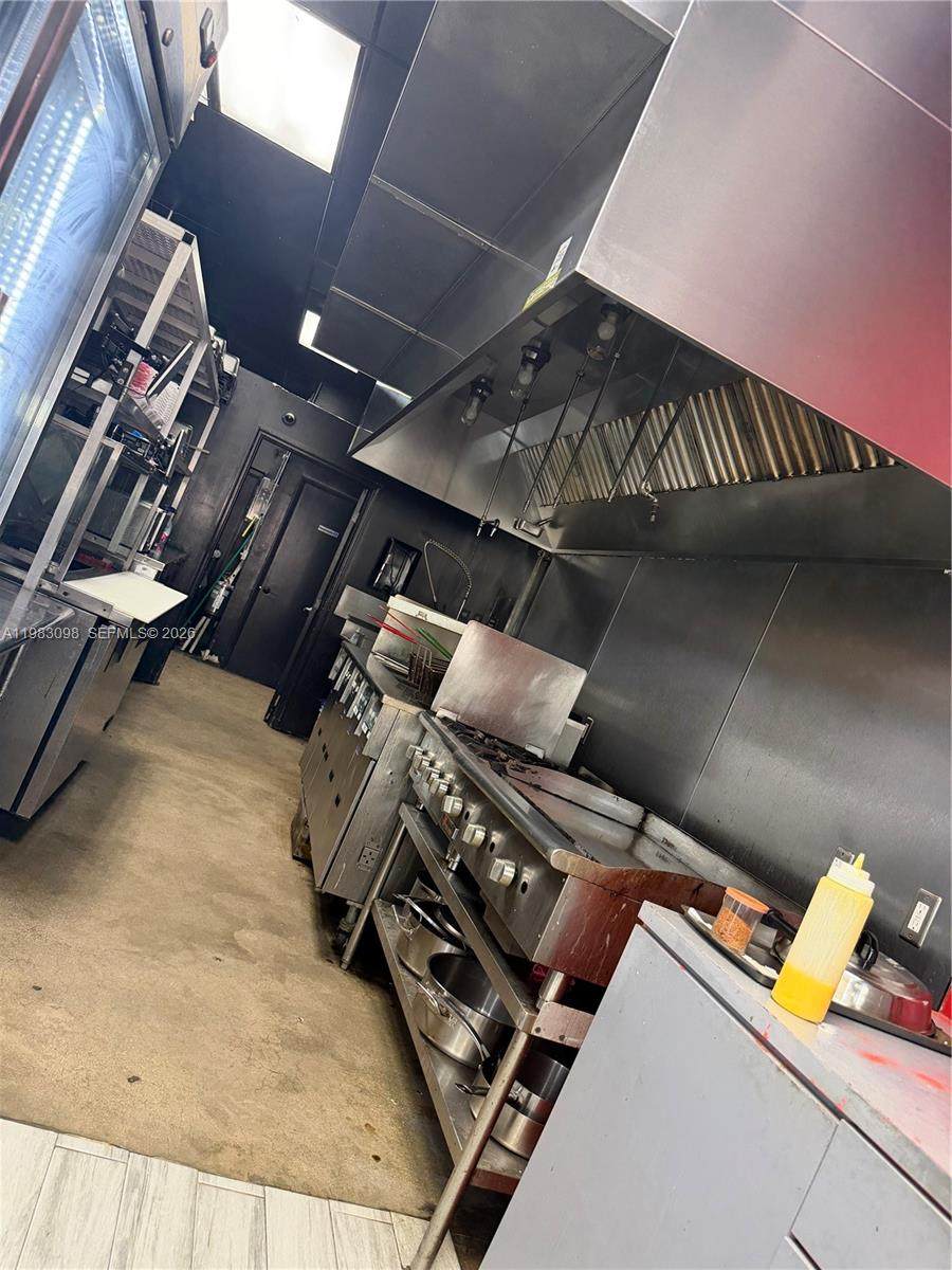  9610 PINES BLVD - Photo 1