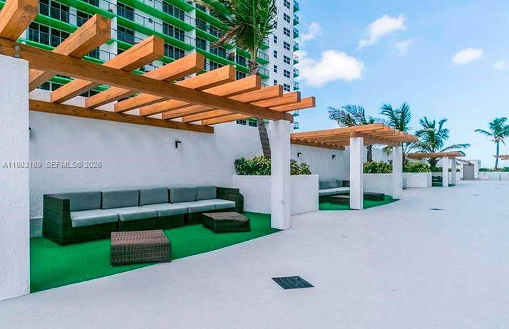 https://bt-photos.global.ssl.fastly.net/miami/orig_boomver_1_A11983189-2.jpg