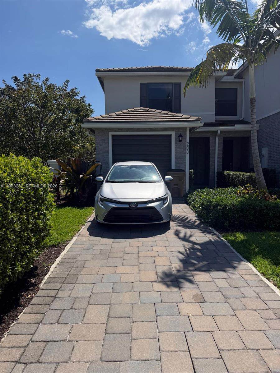 https://bt-photos.global.ssl.fastly.net/miami/orig_boomver_1_A11983262-2.jpg