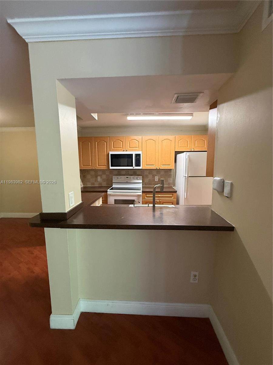 7165 186th St - Photo 1
