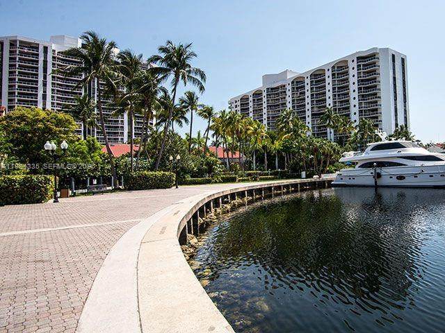 https://bt-photos.global.ssl.fastly.net/miami/orig_boomver_1_A11984335-2.jpg