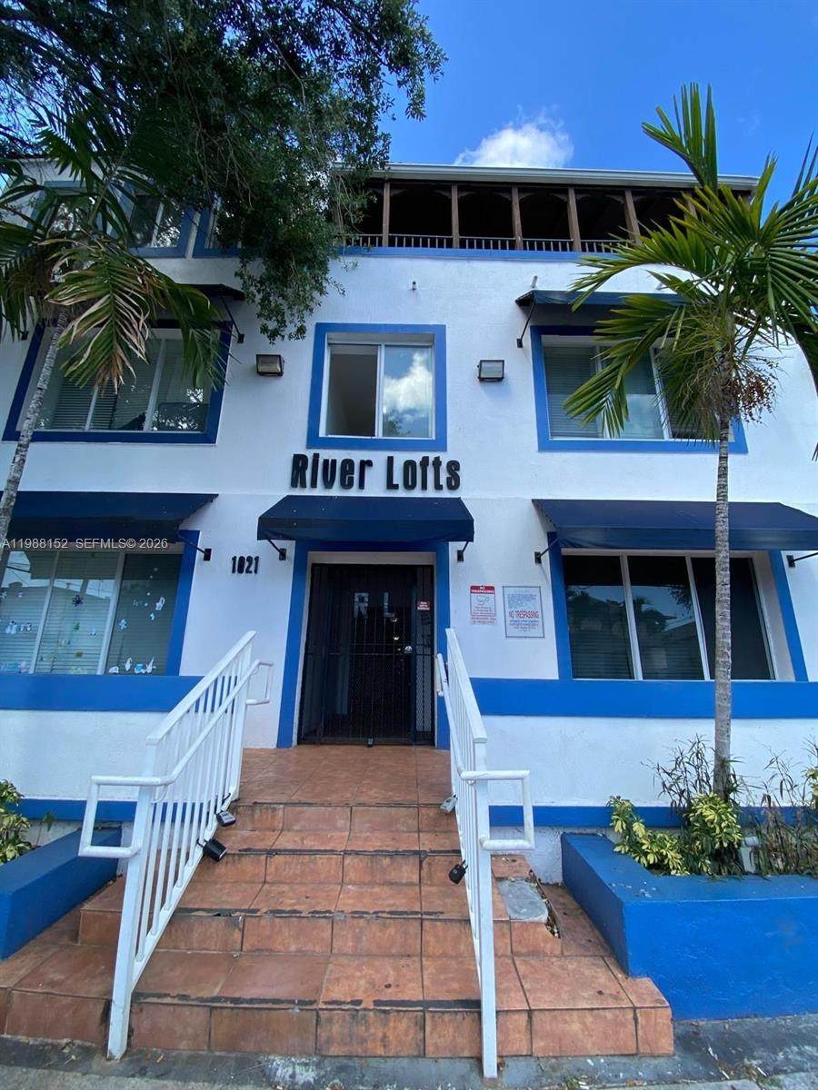 1021 3rd St - Photo 1