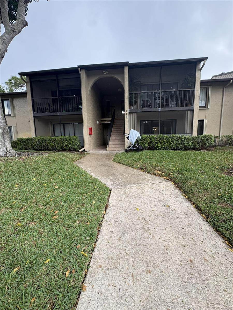 718 Sunny Pine Way - Photo 1
