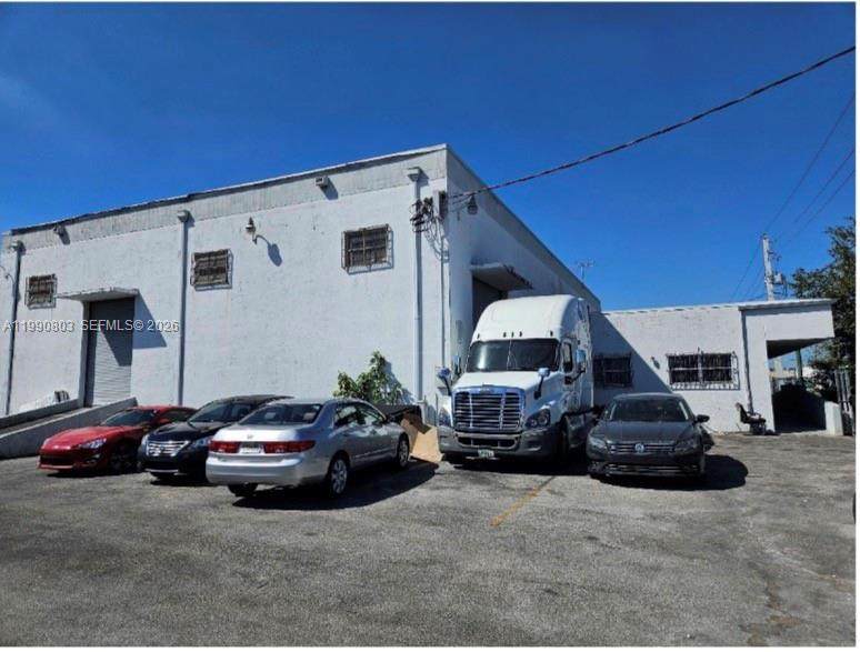 190 22nd St - Photo 1