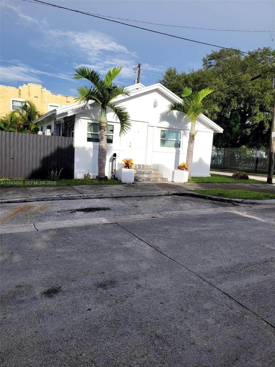 https://bt-photos.global.ssl.fastly.net/miami/1280_boomver_1_A11993698-2.jpg