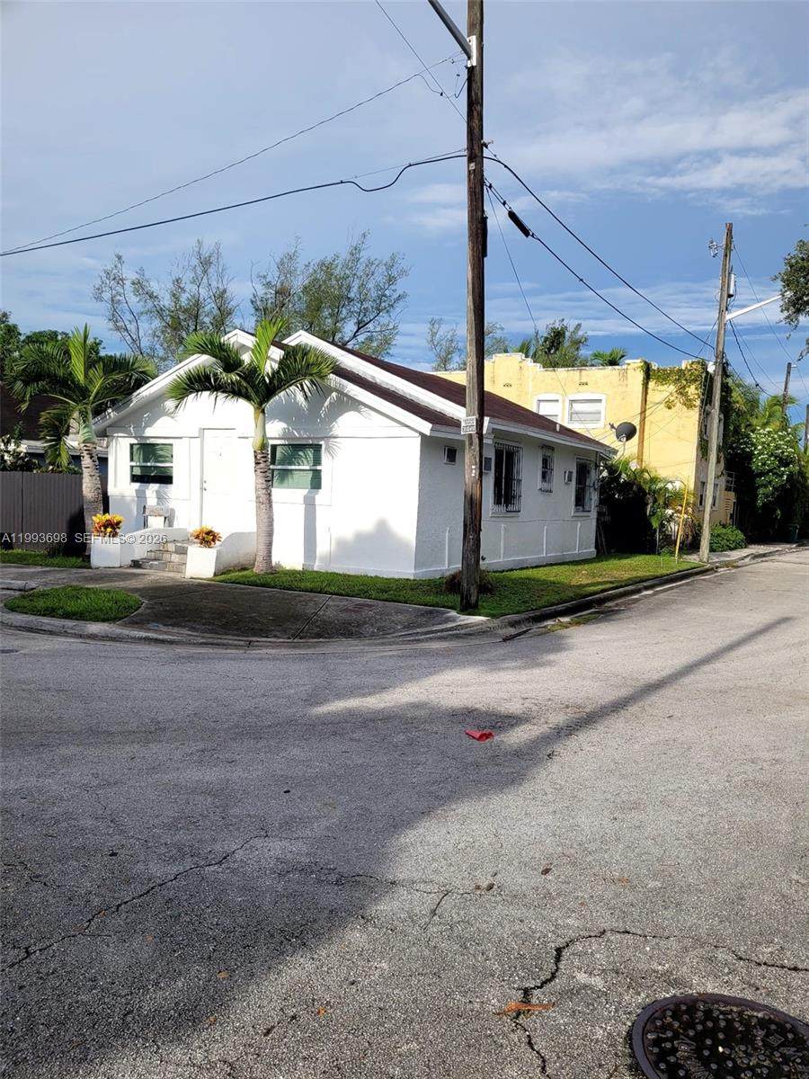 https://bt-photos.global.ssl.fastly.net/miami/1280_boomver_1_A11993698-2.jpg