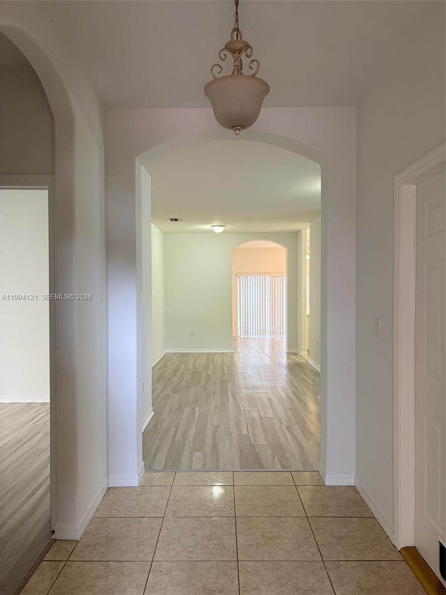 https://bt-photos.global.ssl.fastly.net/miami/orig_boomver_1_A11994121-2.jpg