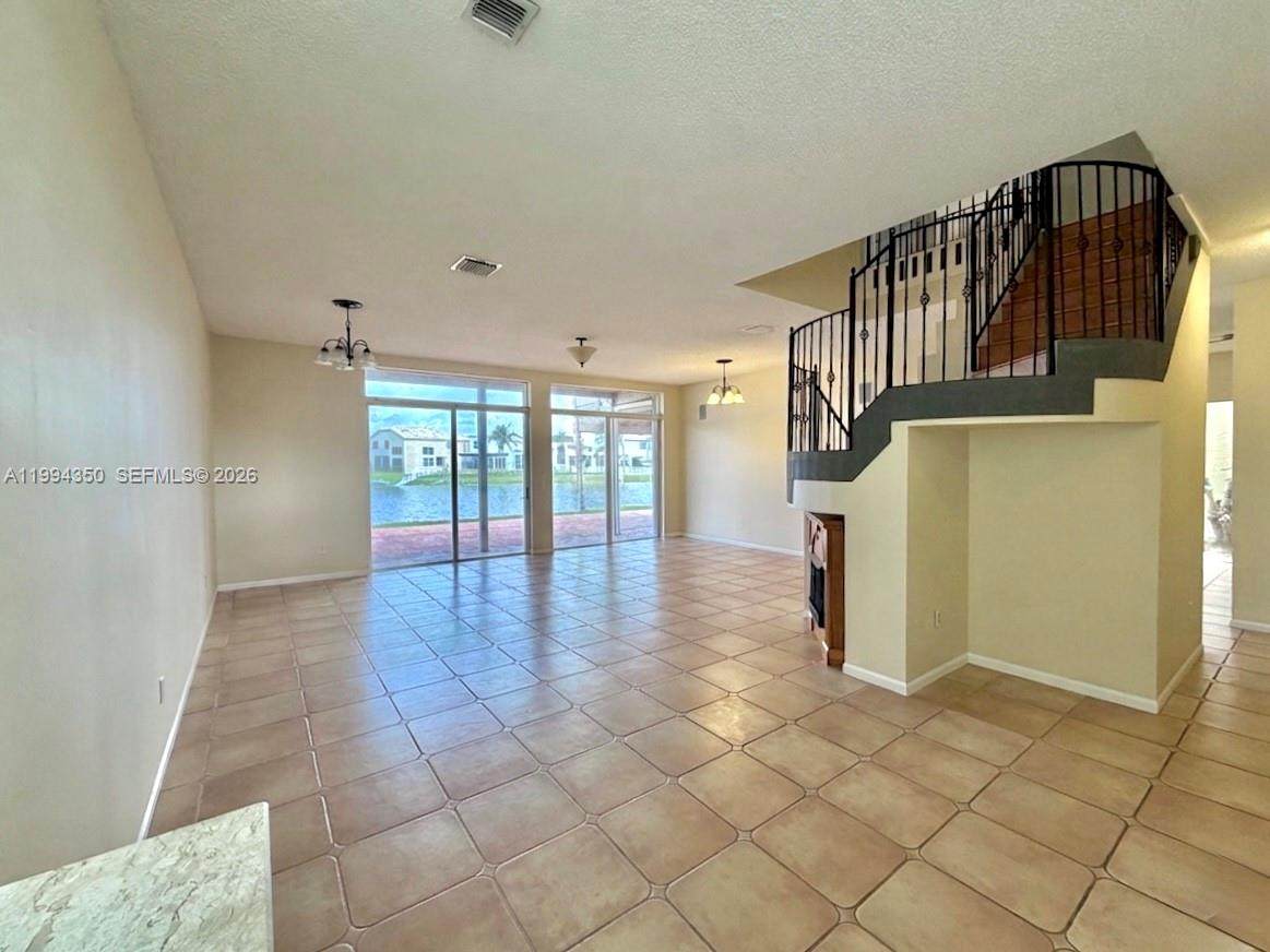 https://bt-photos.global.ssl.fastly.net/miami/1280_boomver_1_A11994350-2.jpg