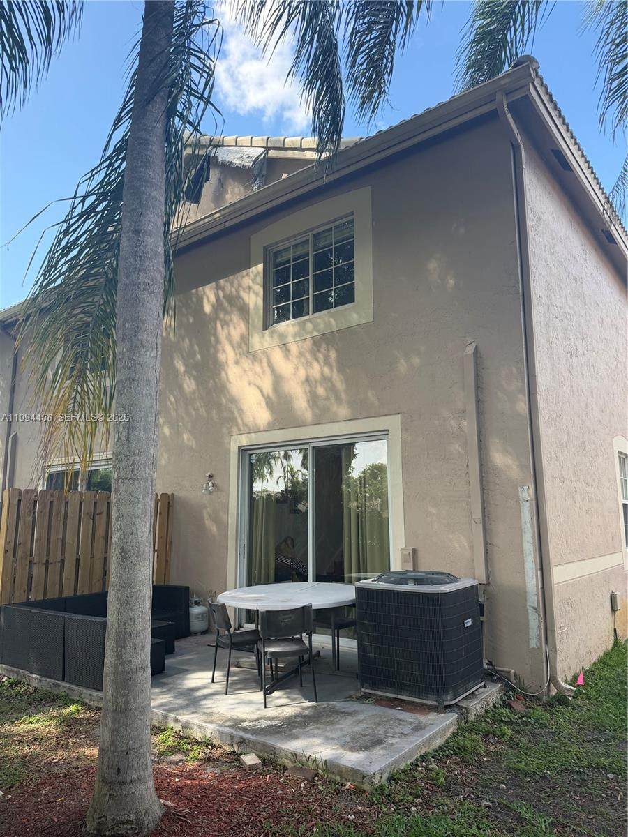 https://bt-photos.global.ssl.fastly.net/miami/orig_boomver_1_A11994458-2.jpg