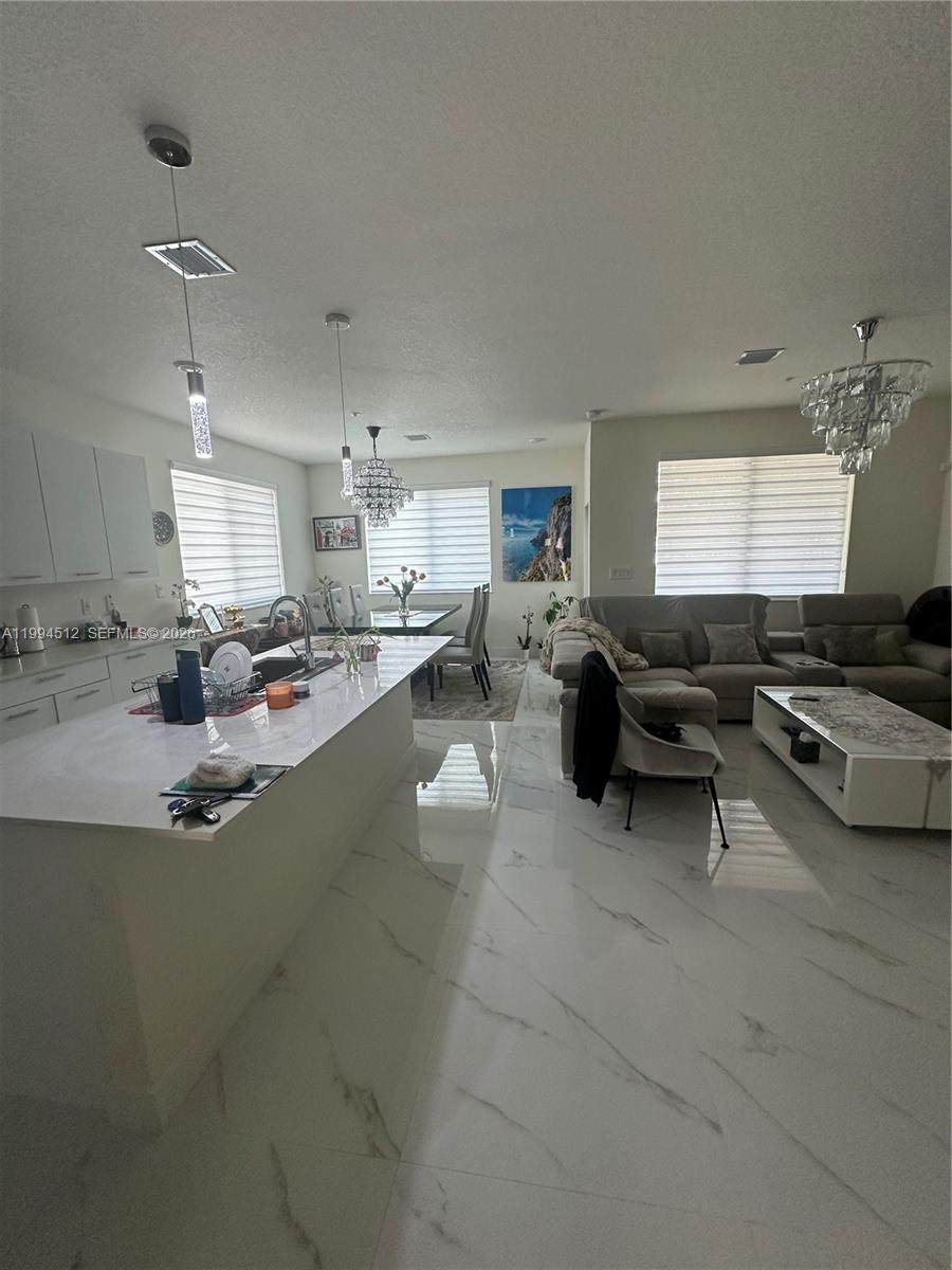 https://bt-photos.global.ssl.fastly.net/miami/1280_boomver_1_A11994512-2.jpg