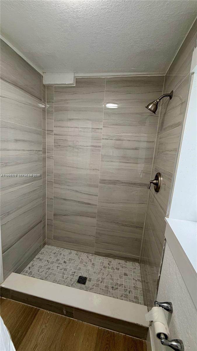 https://bt-photos.global.ssl.fastly.net/miami/1280_boomver_1_A11996121-2.jpg