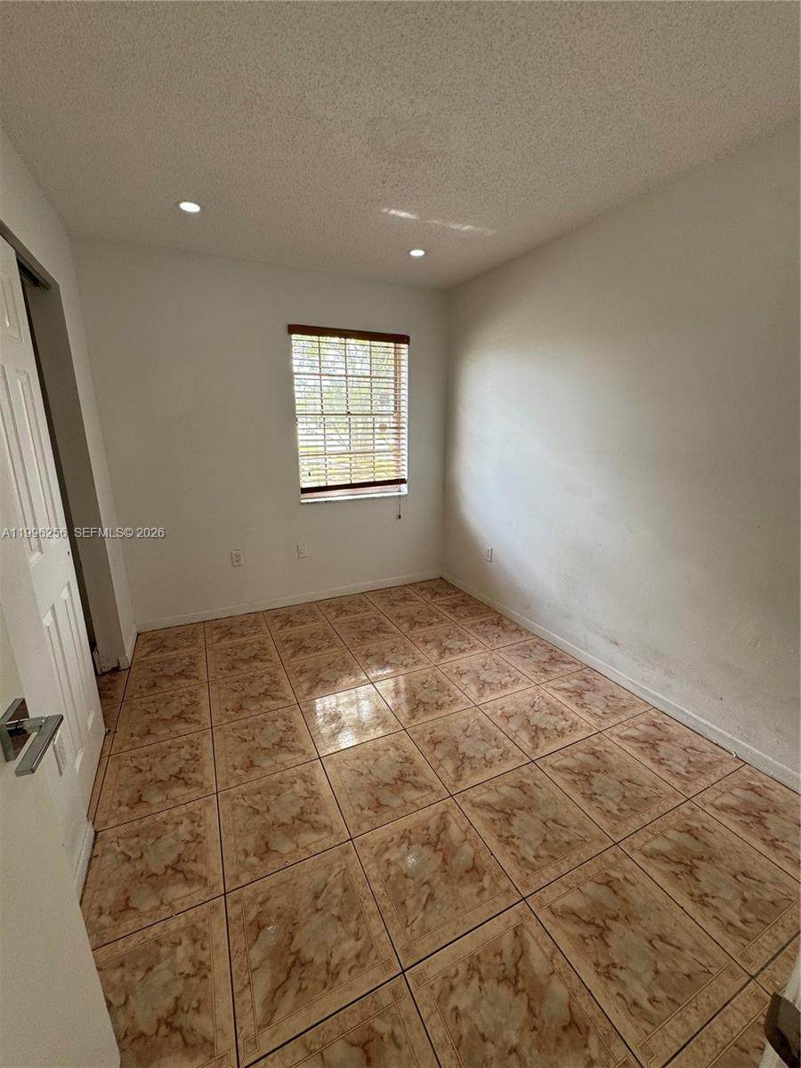 https://bt-photos.global.ssl.fastly.net/miami/orig_boomver_1_A11996256-2.jpg