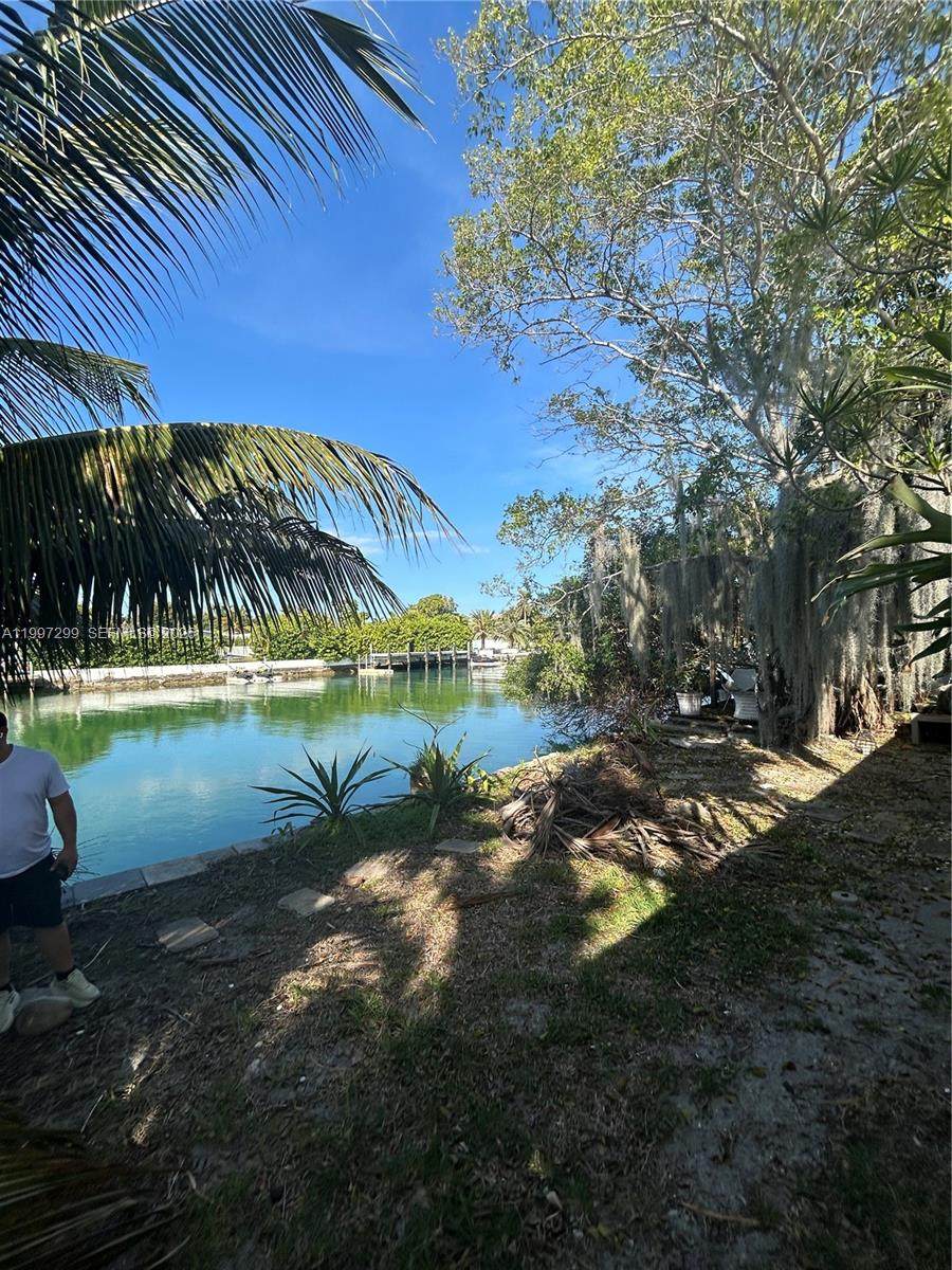 https://bt-photos.global.ssl.fastly.net/miami/orig_boomver_1_A11997299-2.jpg