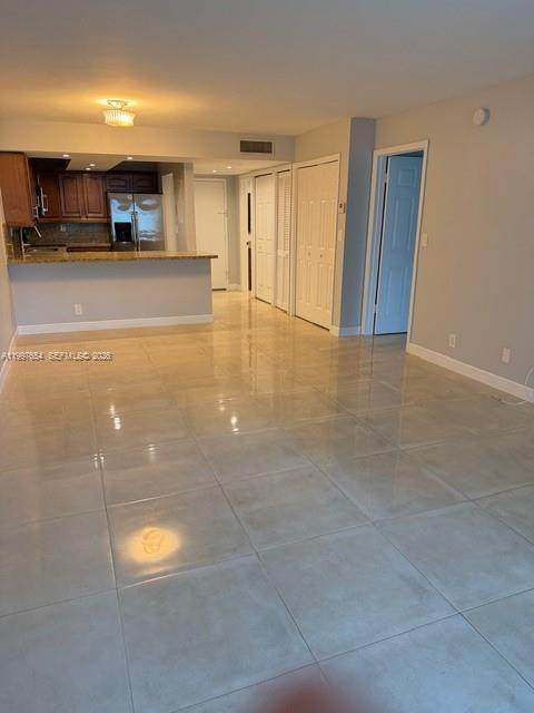 100 Lakeview Dr - Photo 1