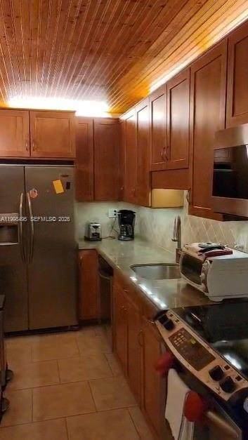 900 18th Ave - Photo 1