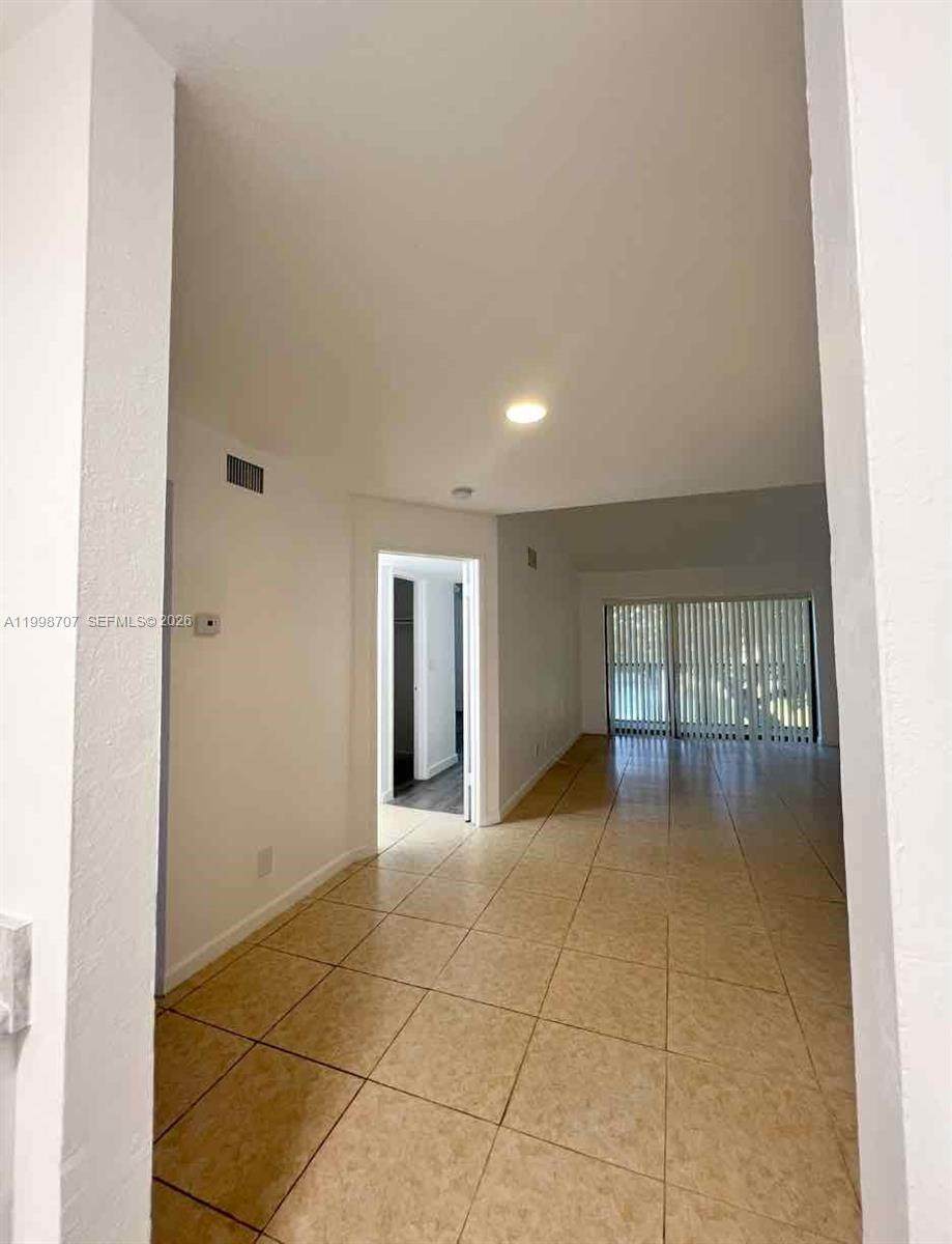 https://bt-photos.global.ssl.fastly.net/miami/1280_boomver_1_A11998707-2.jpg