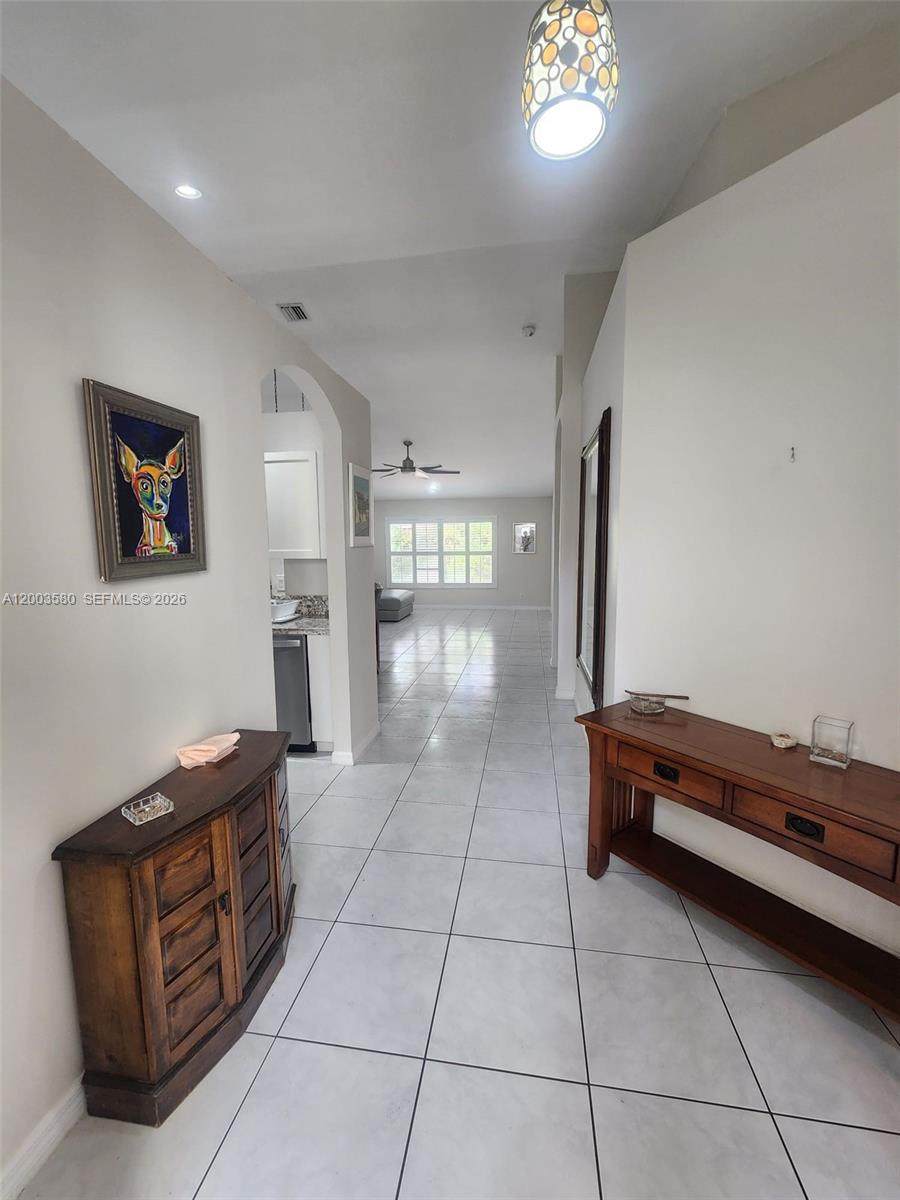 https://bt-photos.global.ssl.fastly.net/miami/1280_boomver_1_A12003580-2.jpg