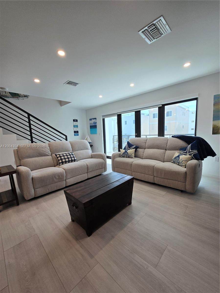 https://bt-photos.global.ssl.fastly.net/miami/orig_boomver_1_A12004304-2.jpg