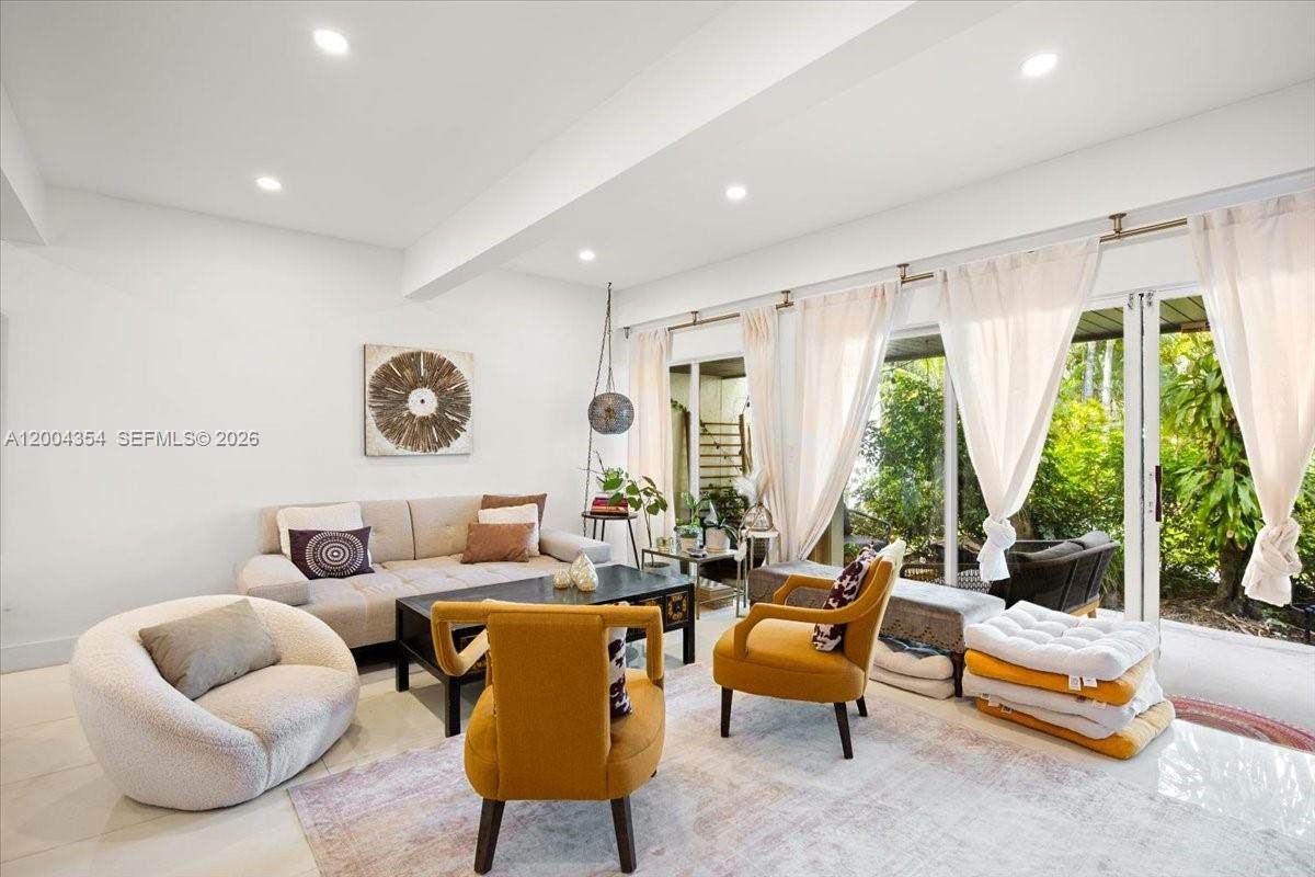 19220 25th Ave - Photo 1