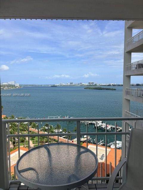 https://bt-photos.global.ssl.fastly.net/miami/orig_boomver_1_A12004697-2.jpg