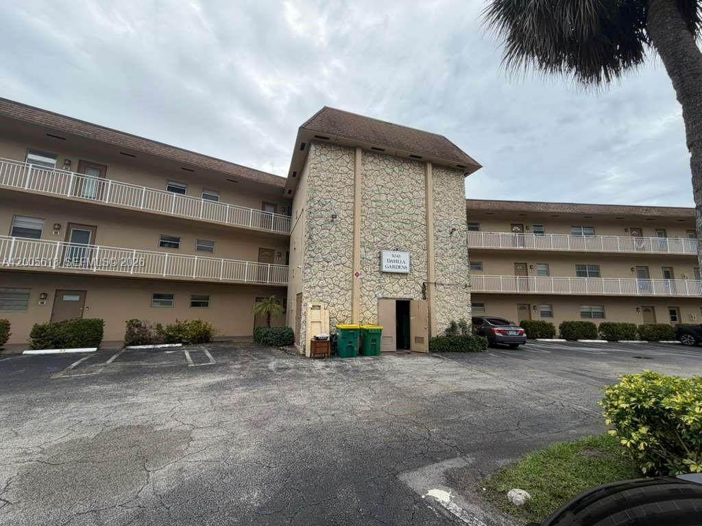 5041 Oakland Park Blvd - Photo 1