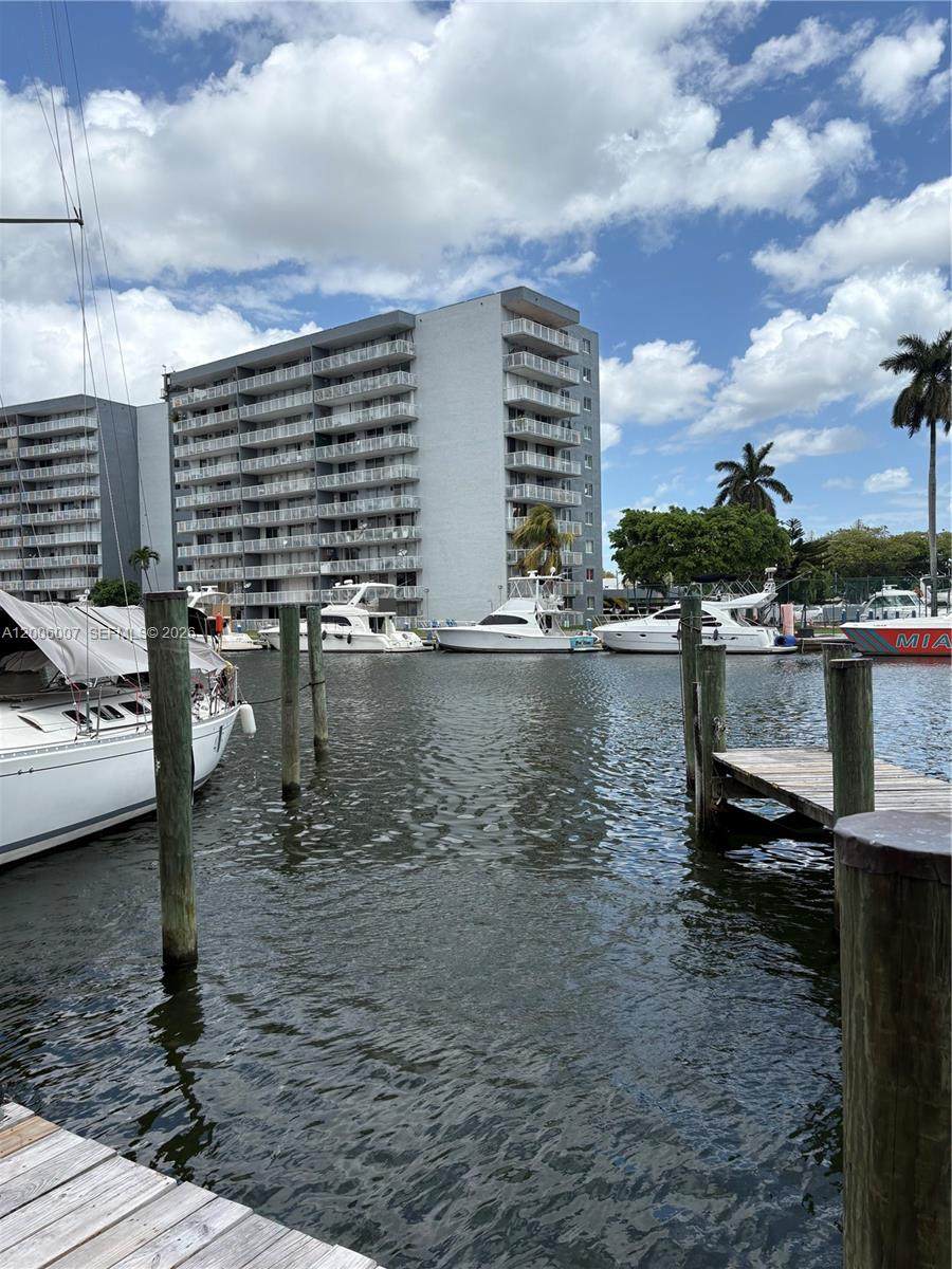 https://bt-photos.global.ssl.fastly.net/miami/orig_boomver_1_A12006007-2.jpg