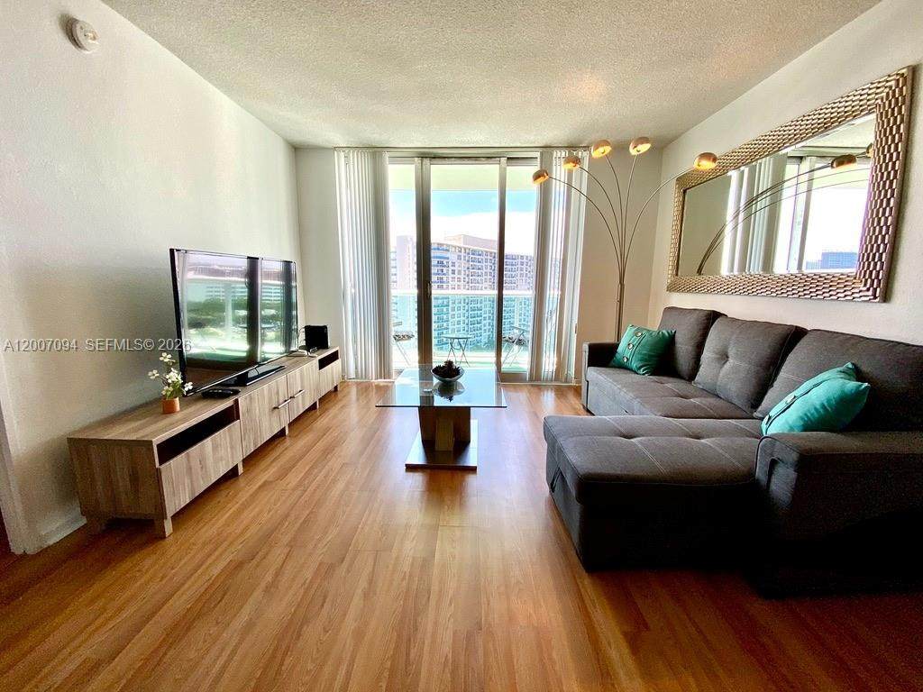 https://bt-photos.global.ssl.fastly.net/miami/orig_boomver_1_A12007094-2.jpg