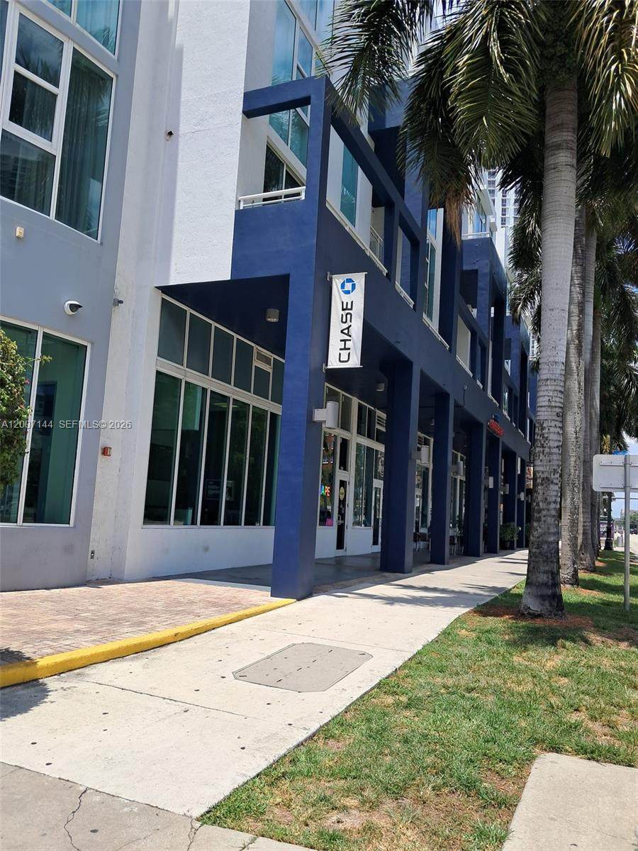 https://bt-photos.global.ssl.fastly.net/miami/orig_boomver_1_A12007144-2.jpg
