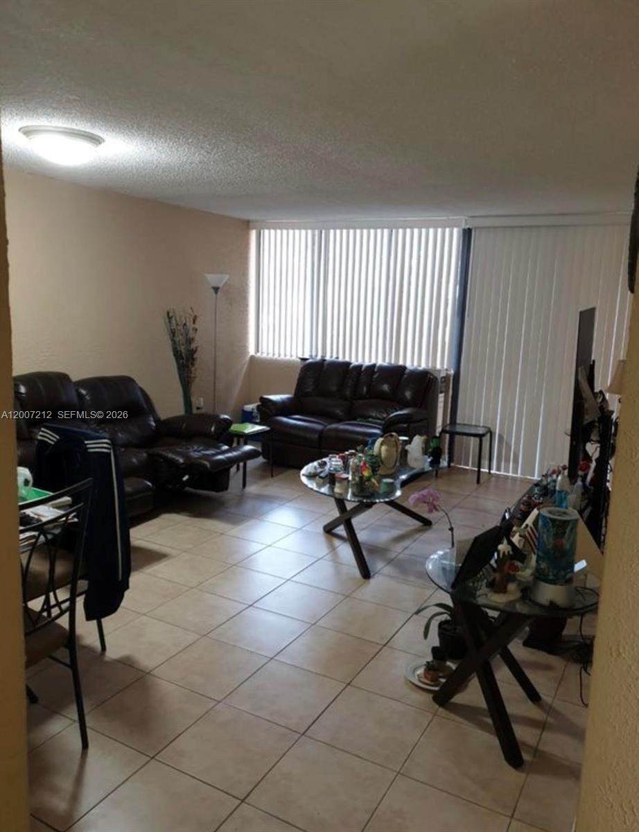 https://bt-photos.global.ssl.fastly.net/miami/orig_boomver_1_A12007212-2.jpg