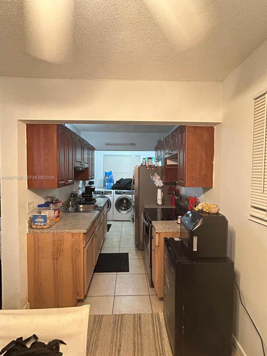 1100 1st Ct - Photo 1