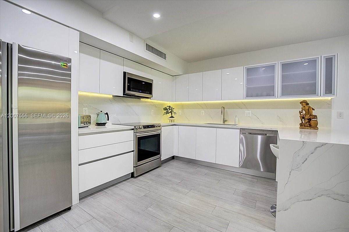 101 Crandon Blvd - Photo 1