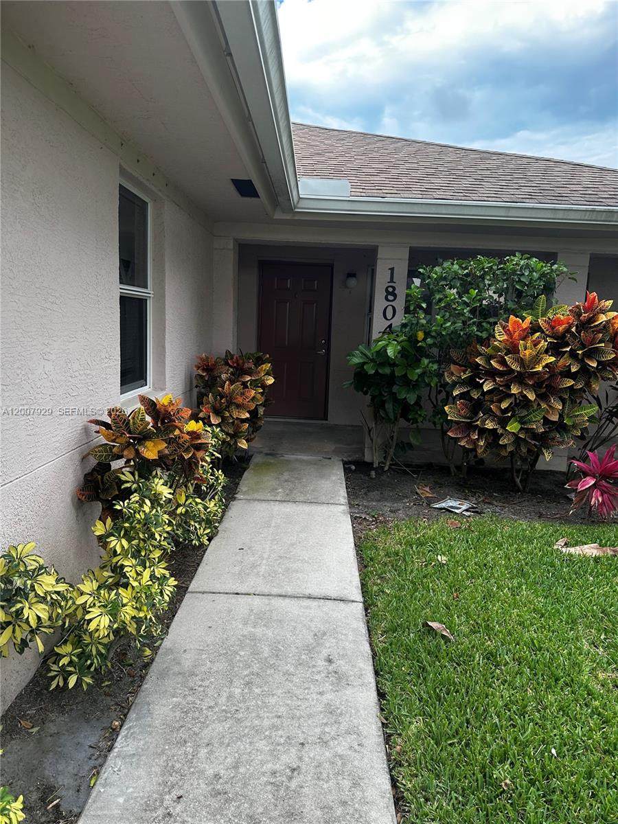 1804 Blue Heron Ln - Photo 1