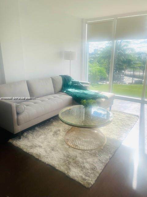https://bt-photos.global.ssl.fastly.net/miami/orig_boomver_1_A12008587-2.jpg