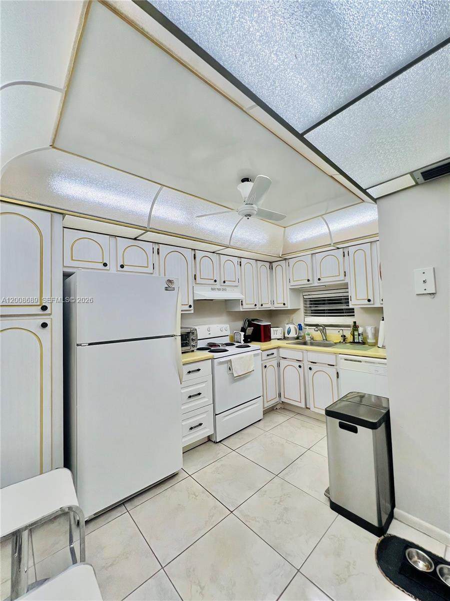 https://bt-photos.global.ssl.fastly.net/miami/1280_boomver_1_A12008689-2.jpg