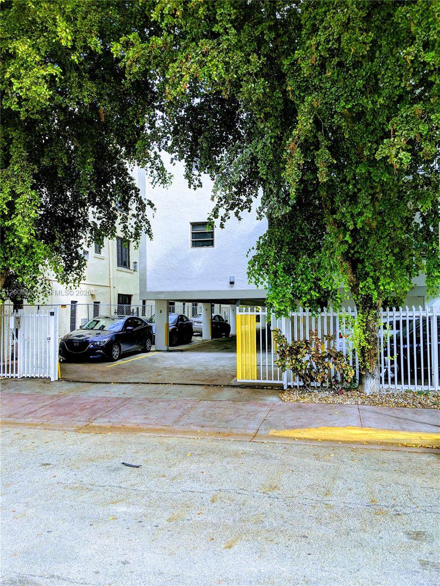 https://bt-photos.global.ssl.fastly.net/miami/orig_boomver_1_A12008880-2.jpg