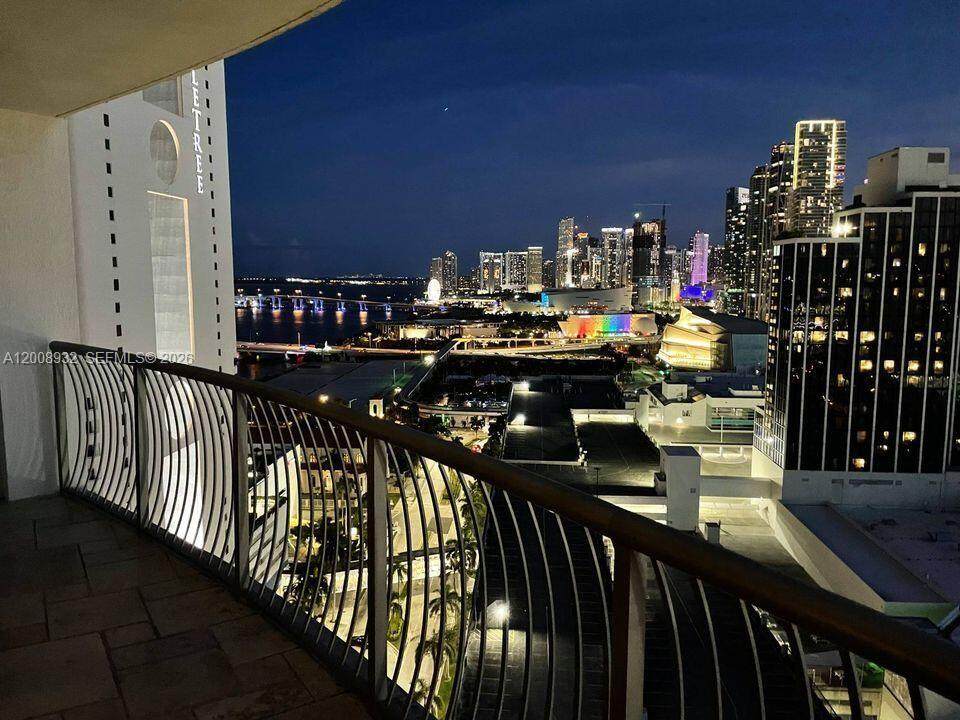 https://bt-photos.global.ssl.fastly.net/miami/orig_boomver_1_A12008932-2.jpg