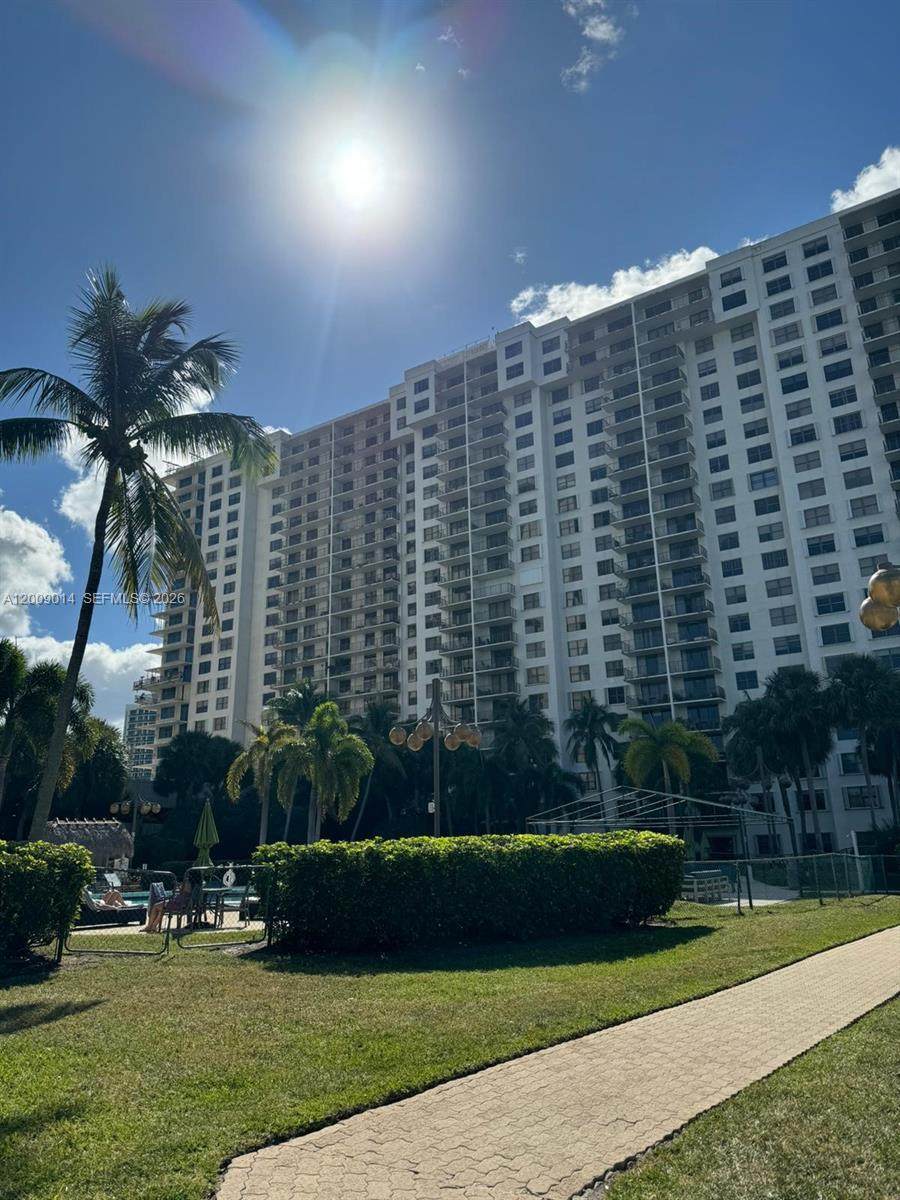 18151 31st Ct - Photo 1