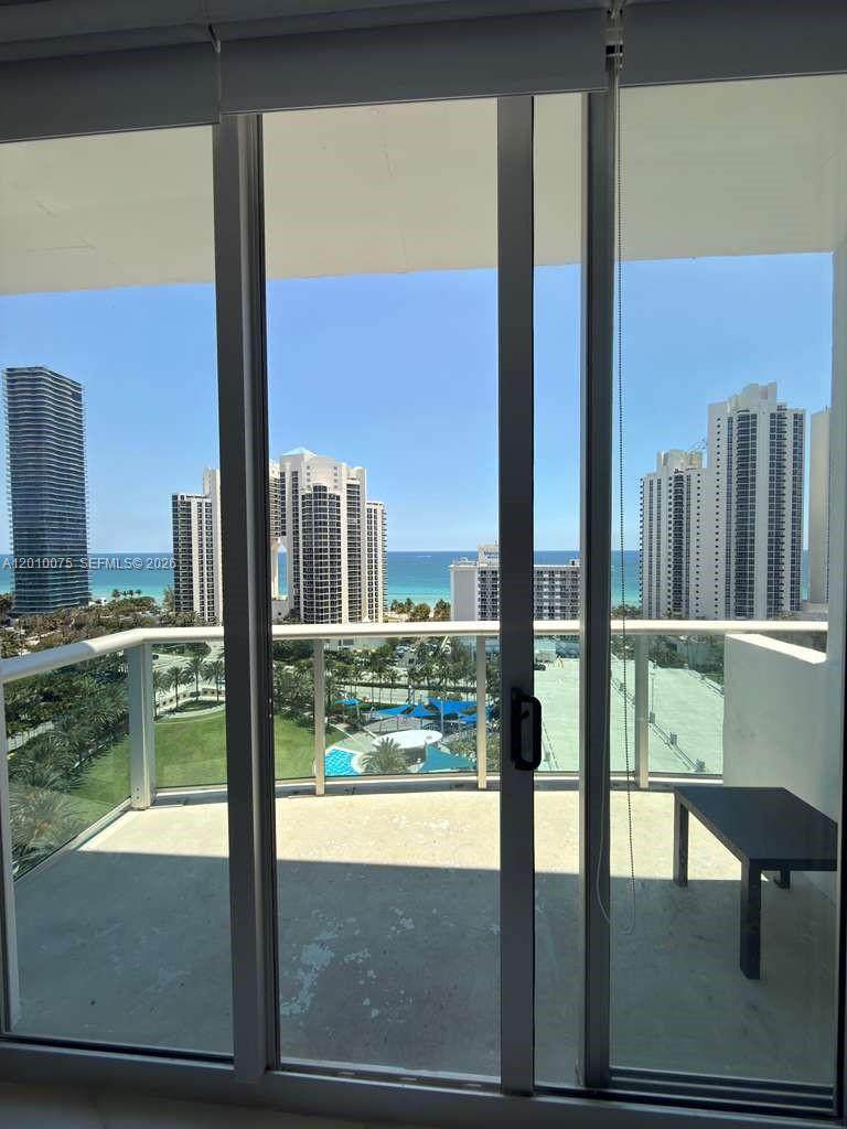 https://bt-photos.global.ssl.fastly.net/miami/orig_boomver_1_A12010075-2.jpg