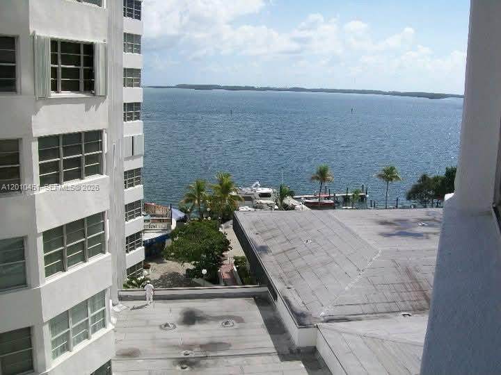 https://bt-photos.global.ssl.fastly.net/miami/orig_boomver_1_A12010451-2.jpg