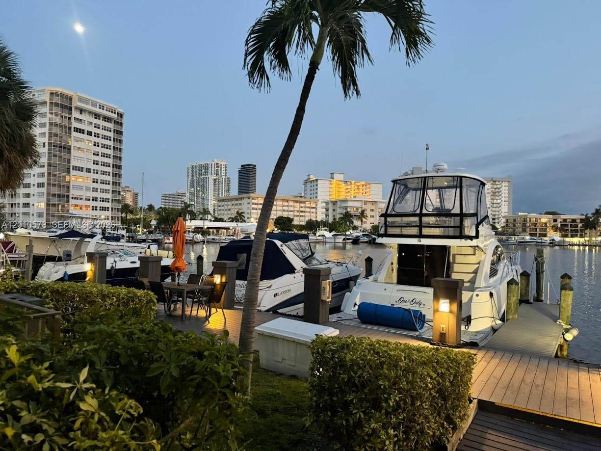 https://bt-photos.global.ssl.fastly.net/miami/orig_boomver_1_A12010578-2.jpg