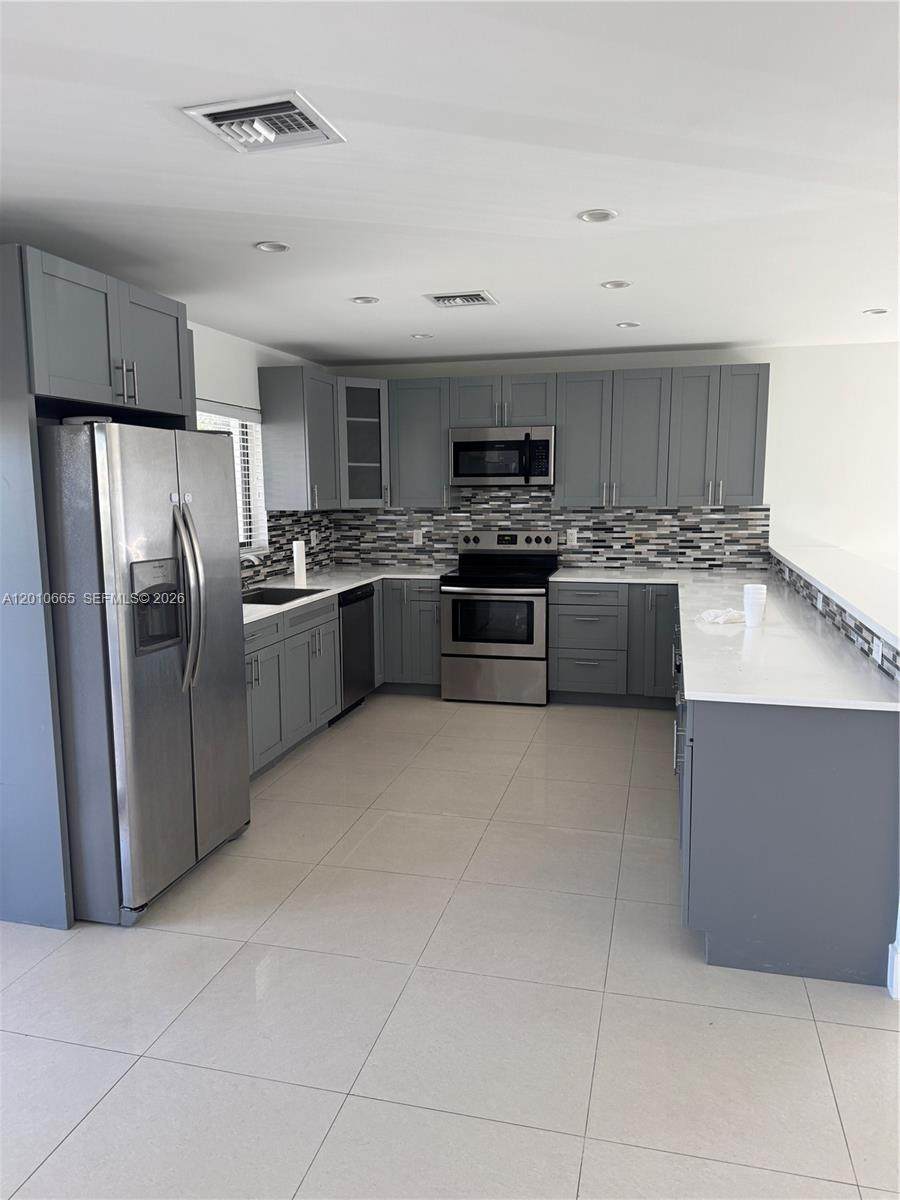 https://bt-photos.global.ssl.fastly.net/miami/1280_boomver_1_A12010665-2.jpg