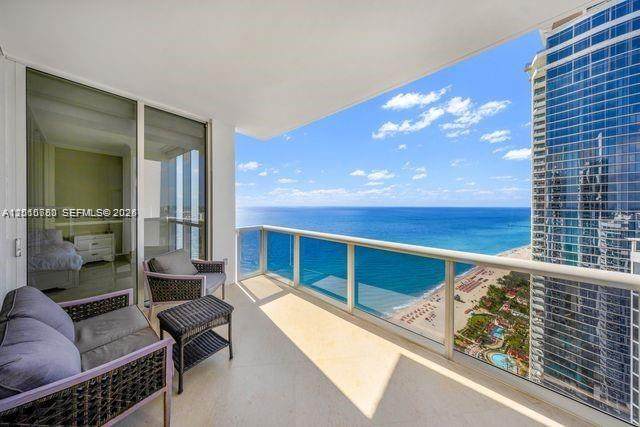 18101 Collins Ave - Photo 1