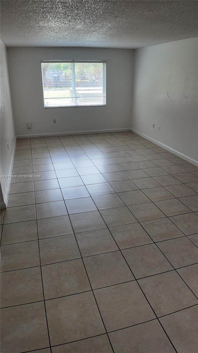 10900 196th St - Photo 1