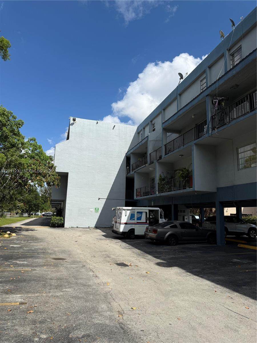 https://bt-photos.global.ssl.fastly.net/miami/orig_boomver_1_A12011232-2.jpg