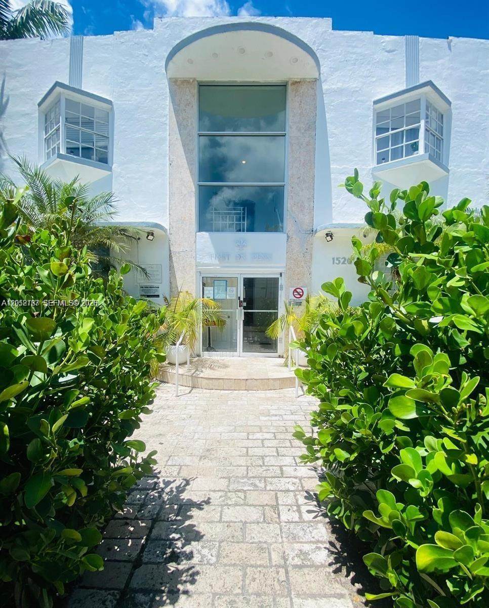 1526 Pennsylvania Ave - Photo 1