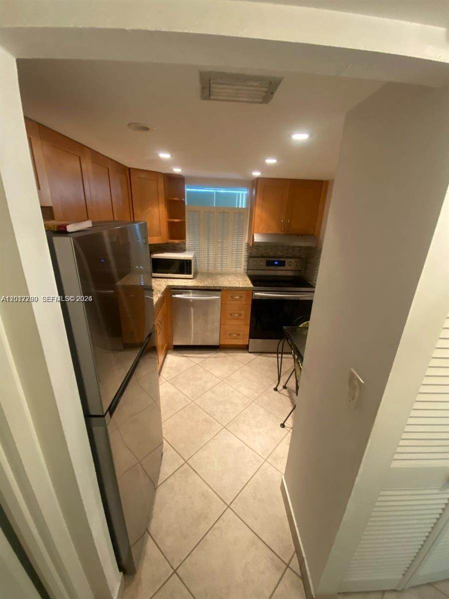 https://bt-photos.global.ssl.fastly.net/miami/1280_boomver_1_A12012299-2.jpg