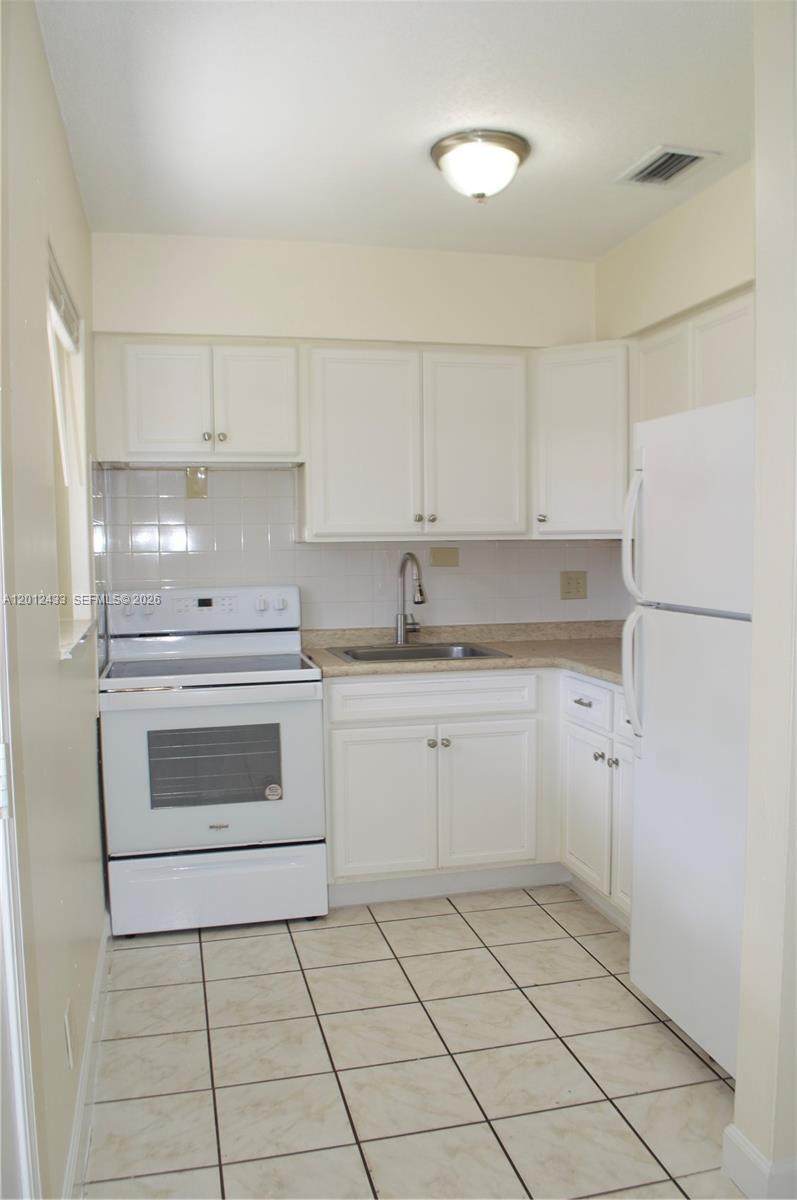 701 15th Ave - Photo 1