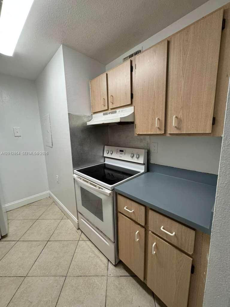 1201 Lake Victoria Dr - Photo 1
